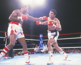 Larry Holmes Vs Muhammad Ali 8X10 Photo Boxing Picture Caesars Palace - £3.92 GBP