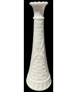 Anchor Hocking Vtg Milk Glass Bud Vase 9” Starburst Shabby Cottagecore C... - $281.78 MXN