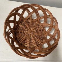 Woven Round Rattan Wicker Basket  Round Handmade  Wall Décor Cottage Farmhouse - £12.65 GBP