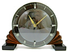 Art Deco 1930s English Wood Table Clock - $1,765.41 MXN