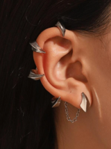 Goth Claw Ear Cuff (1 pc) - £7.97 GBP