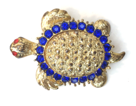 Vintage Unsigned Turtle Brooch Blue &amp; Red Rhinestones Gold Tone Metal - £18.96 GBP