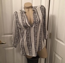 Black and white print 3/4 sleeve top small nwot - $8.91