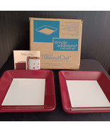 PAMPERED CHEF MEDIUM SQUARE CRANBERRY ACCENT SET OF 2 IN BOX - $358.13 MXN