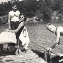 Dock Family Lake Sunglasses Old Original Photo BW Vintage Photograph Picture - £7.74 GBP
