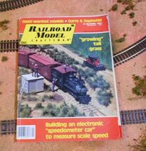 Magazine: Railroad Model April 1981, "Growing Tall Grass"; Vintage Model... - $6.36