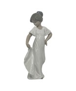 VINTAGE NAO BY LLADRO &quot;HOW PRETTY&quot;  FIGURINE #1110 ISSUED 1992 ANTONIO R... - $57.30 CAD
