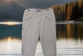 Jones Wear Jeans Womens Khaki Sz 12 Capris Zip Snap Button Embroidered - $17.47