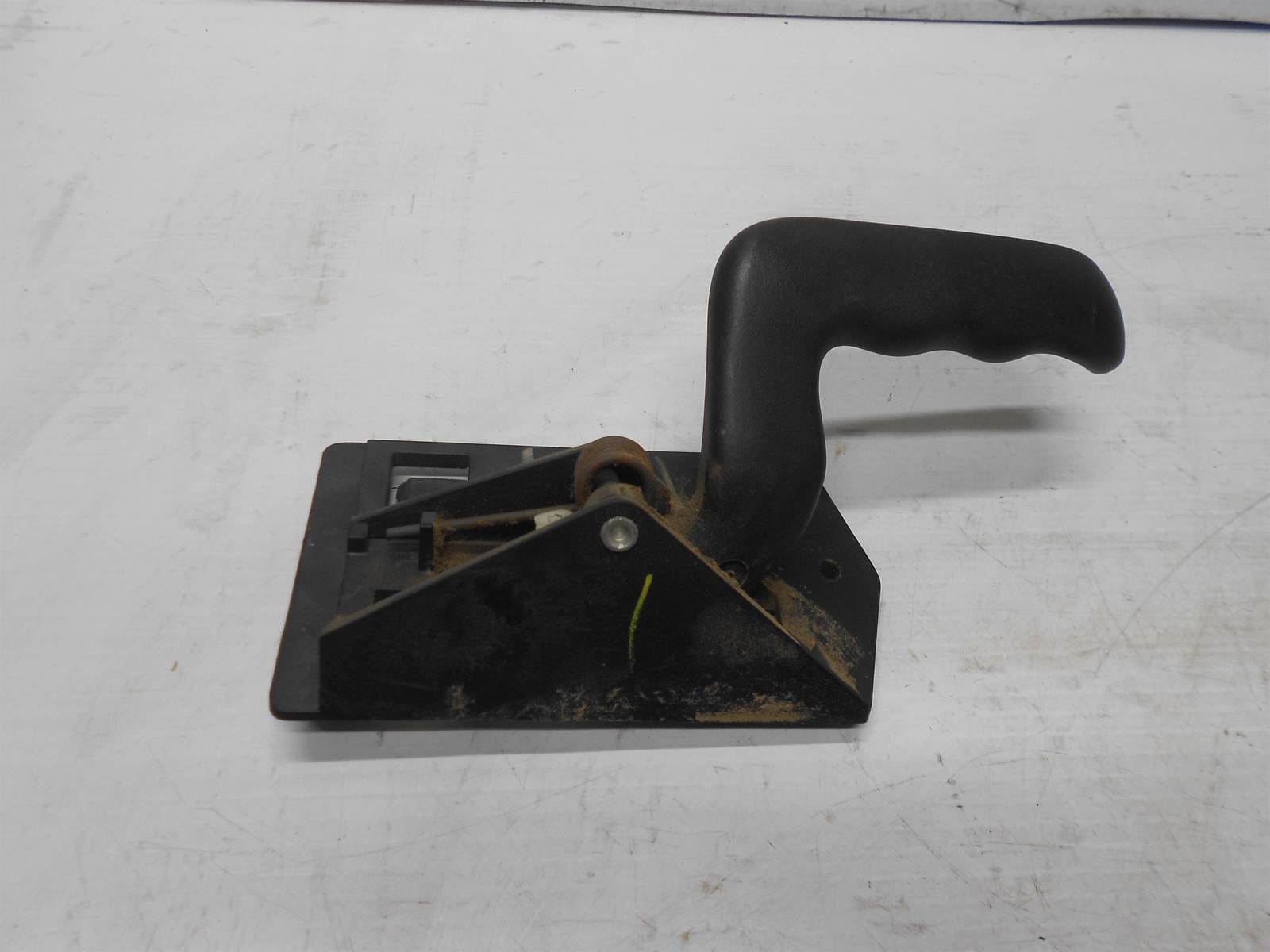 99-07 SIERRA 1500 LEFT DRIVER SIDE Interior Door Handle Classic Style - $24.99