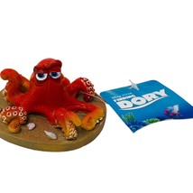 Disney Pixar Finding Dory Small Hank on Sand Aquarium Ornament - £5.42 GBP