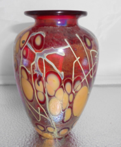 Vintage Paul Bendzunas Art Glass Vase Hand Blown red iridescent Gorgeous 5&quot; - £105.13 GBP