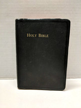 KJV Holy Bible Self Pronouncing Edition - Vintage World Publishing Company - £9.48 GBP