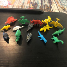 Lot Of 15 CT Vintage Dinosaurs Small Unbranded - £6.26 GBP