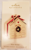 Hallmark Keepsake - "New Home" Christmas Ornament w/ Metal Key Charm & Wreath - £3.10 GBP