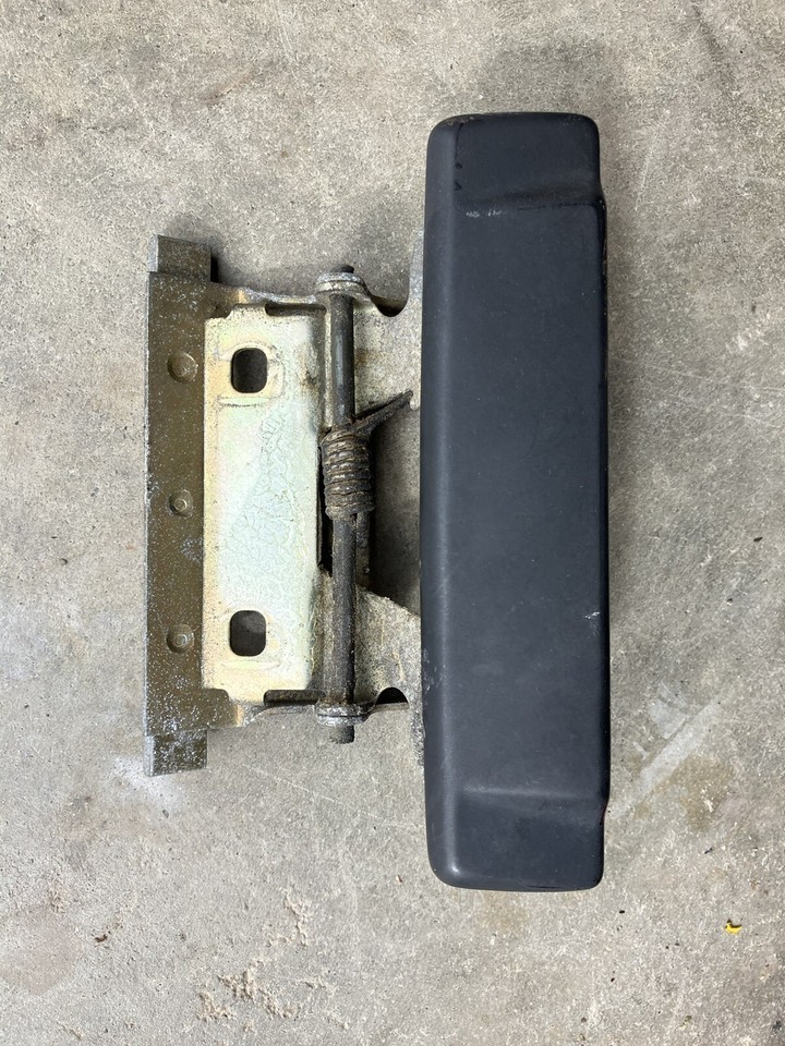 1984-1990 BMW E30 3-Series convertible Right Exterior Outside Door Handl... - $27.72