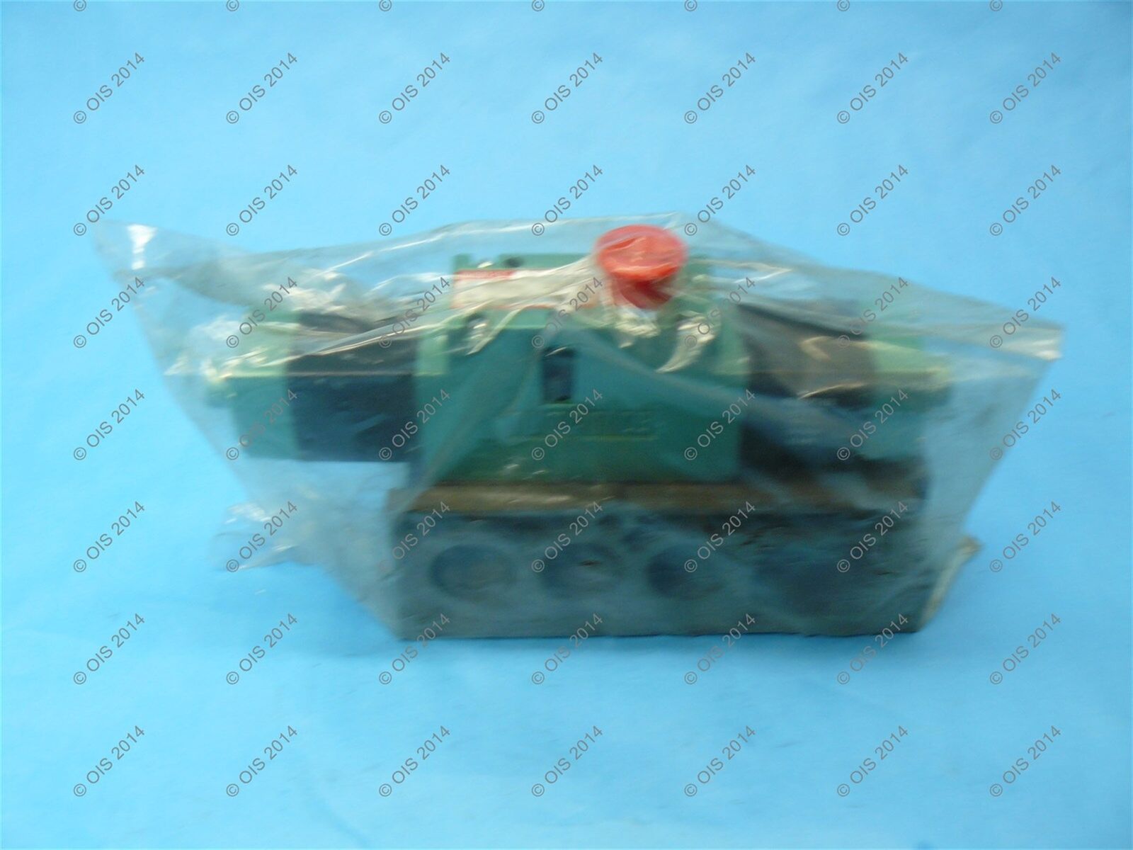 Numatics A13SS4158000030 Double Solenoid Valve 120 VAC With Base New - $289.99