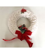 Handcrafted VTG loop yarn Christmas winter wreath white red plastic flowers - $363.21 MXN