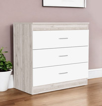 32" White and Gray Three Drawer Dresser - $7,099.11 MXN