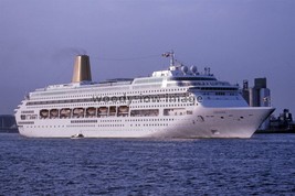 SQ0207 - P&amp;O Liner - Oriana - photograph 6x4 - $2.54