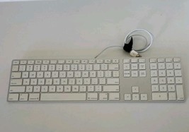 Genuine Apple A1243 Wired Mac Standard USB Keyboard w/ Numeric Keypad White - $26.91 CAD