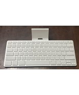 Apple iPad Keyboard Dock A1359 30-Pin 1st, 2nd Generation iPad Accessory - $219.42 MXN