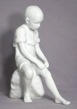 Royal Copenhagen Figurine #2670-520 Boy On Rock -- Royal White Collection - Nib - £47.10 GBP