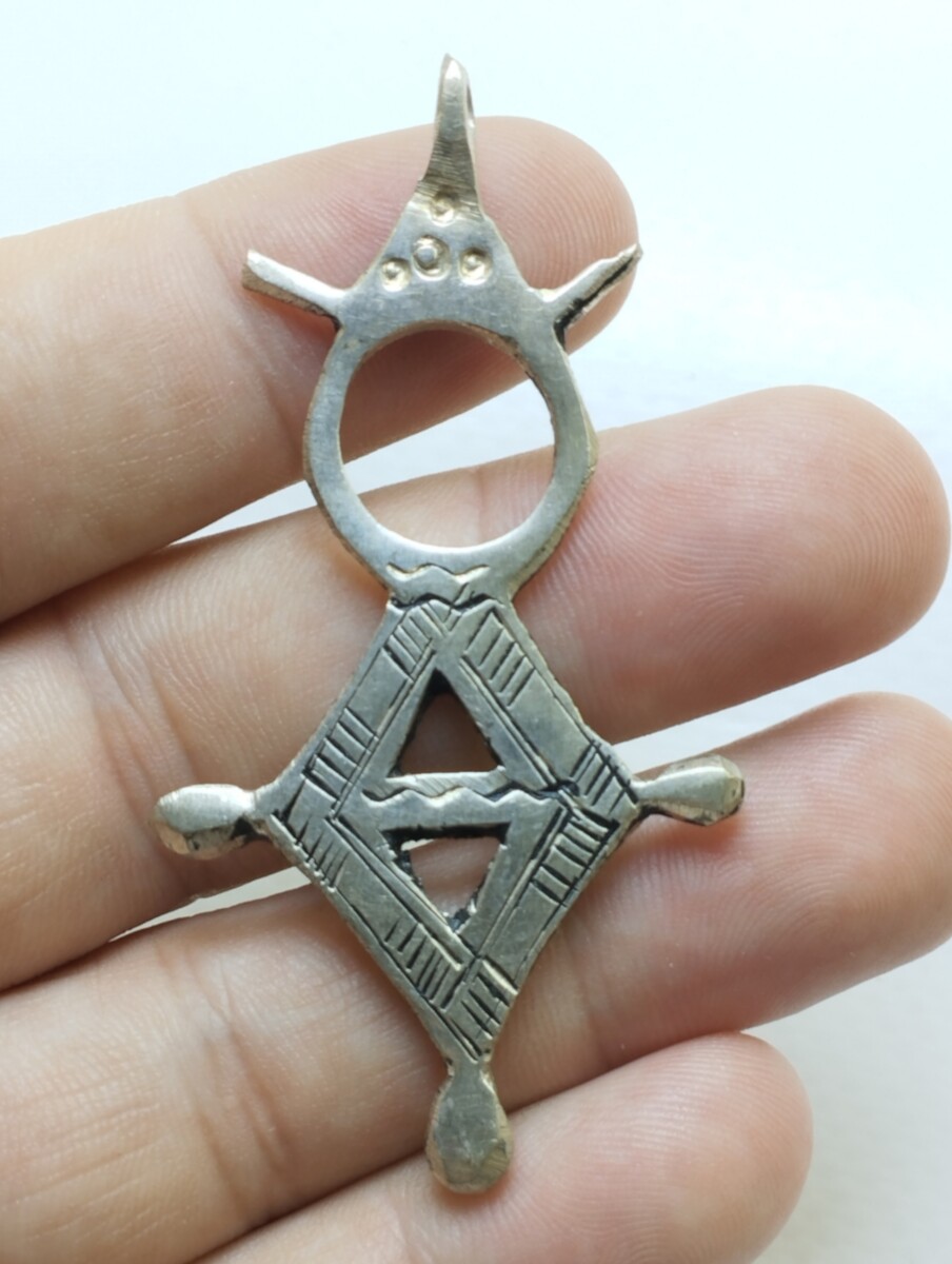 Tuareg Cross Pendant – Handmade Silver Tribal Berber Amulet from Morocco Item image 6