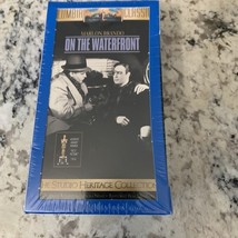 On The Waterfront (VHS, 1995, Closed Captioned) Brand New Water Marks Se... - $277.42 MXN