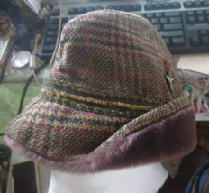 Vintage Wood Tweed Cabbie Newsboy Hat Ear Flaps Ford Mustang Pin - £21.99 GBP