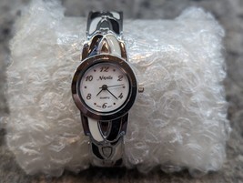 NoVelle Ladies Watch Quartz White/Black Bangle Band Circle (A2) - $7.99