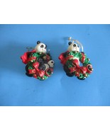 2 PANDA BEAR CHRISTMAS TREE ORNAMENTS RESIN W/WREATHS &amp; RED &amp; GOLD RIBBB... - $20.17 CAD