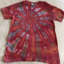 NEW Gildan Mens Red Orange Gray Spiral Tie Dye Short Sleeve Shirt MEDIUM - $20.83