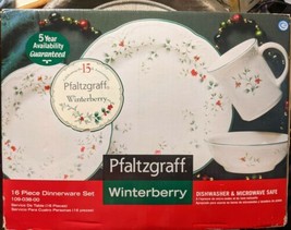 Pfaltzgraff Winterberry Place Setting16 Pc Dinner Salad Plate Bowl Mug Christmas - £78.21 GBP