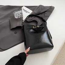 Fashionable Simple Oil Wax Leather Large Capacity Bucket Bag 2023 Winter Elegant - £33.02 GBP