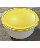 Vintage Tupperware Lettuce Keeper Crisper #1424-3 W/ Yellow Dome Lid (No... - $249.68 MXN
