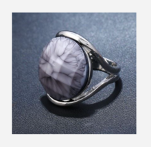 Silver Gray Gemstone Cocktail Ring Size 5 - £32.23 GBP