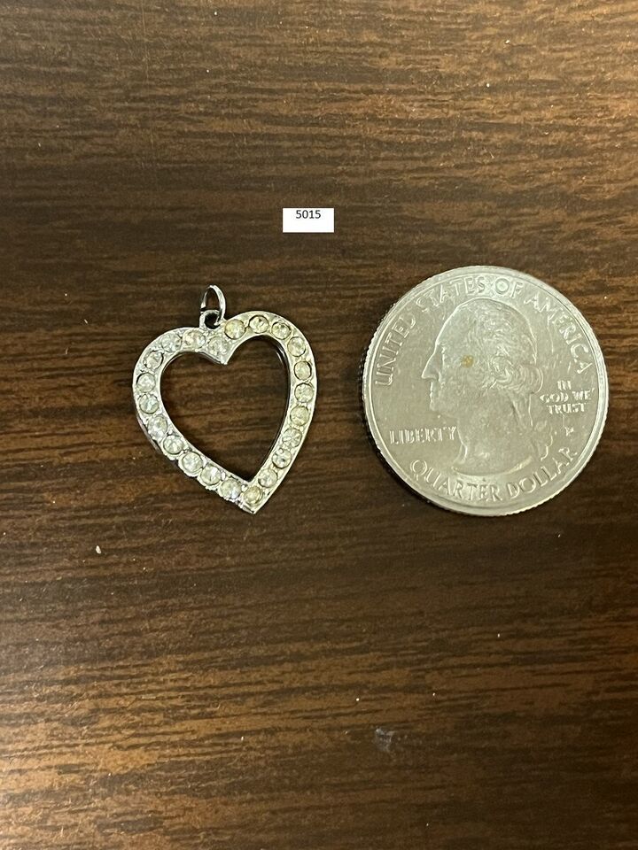 VINTAGE PENDANT RHINESTONE HEART 3/4&quot;  X 5/8&quot;  5015 - $1.25