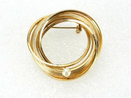 Vintage Costume Jewelry, Gold Tone Eternity Circles Brooch, One Faux Pea... - £7.77 GBP