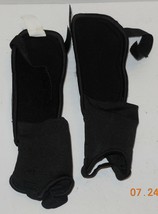 Franklin Sports Competition Shin Guards Size Pee Wee - $9.60