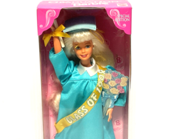 2008 Mattel Graduation Barbie #17830 New - $8.42