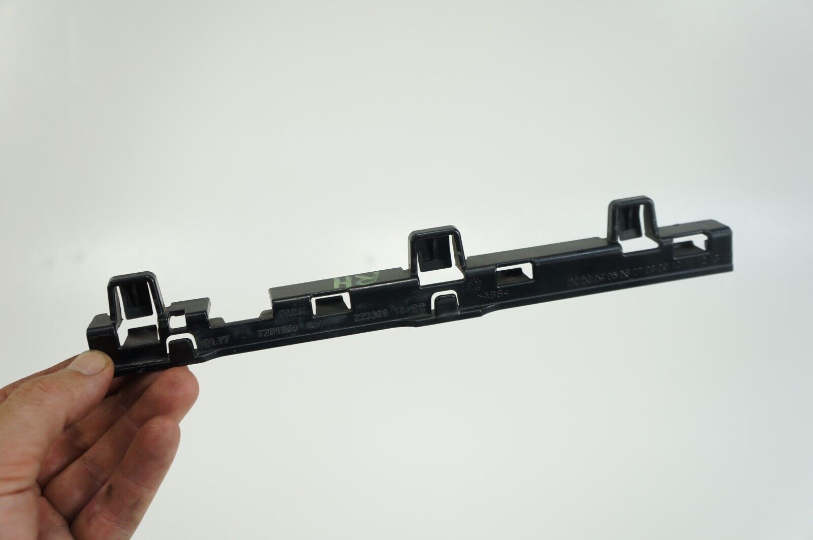 11-2016 bmw 535i 550i GT f07 right passenger fender rocker molding suppo... - $19.87