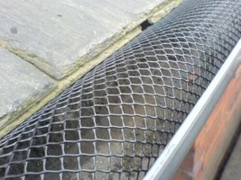 GUTTER GUARD MESH NO BLOCKED LEAVES GUTTERS GUTTERING 16cm Height 5M PACKS - $18.36 CAD