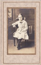 S. Winslow Flint Cabinet Photo - Pretty Little Girl with Mona Lisa Smile - £14.20 GBP