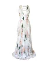 Gigiis tia romance dress in White - size S - £793.59 GBP