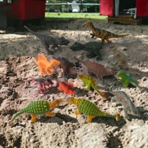 Dinosaur Toy Figure Lot Dinos Diorama Hard Plastic Geoworld Safari Ltd Education - £15.91 GBP