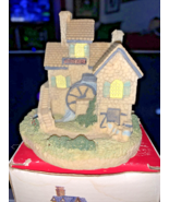 Tully&#39;s General Store The Americana Collection Liberty Falls Collectible... - $268.15 MXN