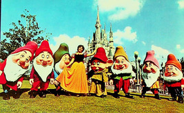 Disney World Magic Kingdom Vintage Post Card - Snow White &amp; Dwarfs - Unused - £7.11 GBP