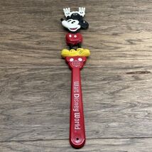 Vintage WDW Walt Disney World Mickey Mouse Backer Scratcher KG JD - $19.79