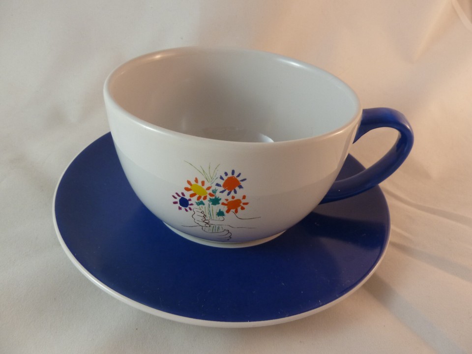 MASTERPIECE PICASSO Hands &amp; Flowers 12 ounce JUMBO CUP &amp; SAUCER 1996 cof... - $15.93