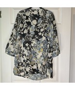 Avenue Blouse Top V-Neck Floral Multicolor Appliqué Short Sleeve Plus Si... - $285.59 MXN